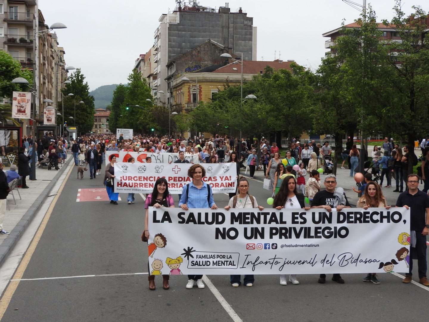 Foto de una de las movilizaciones realizadas por las familias afectadas.