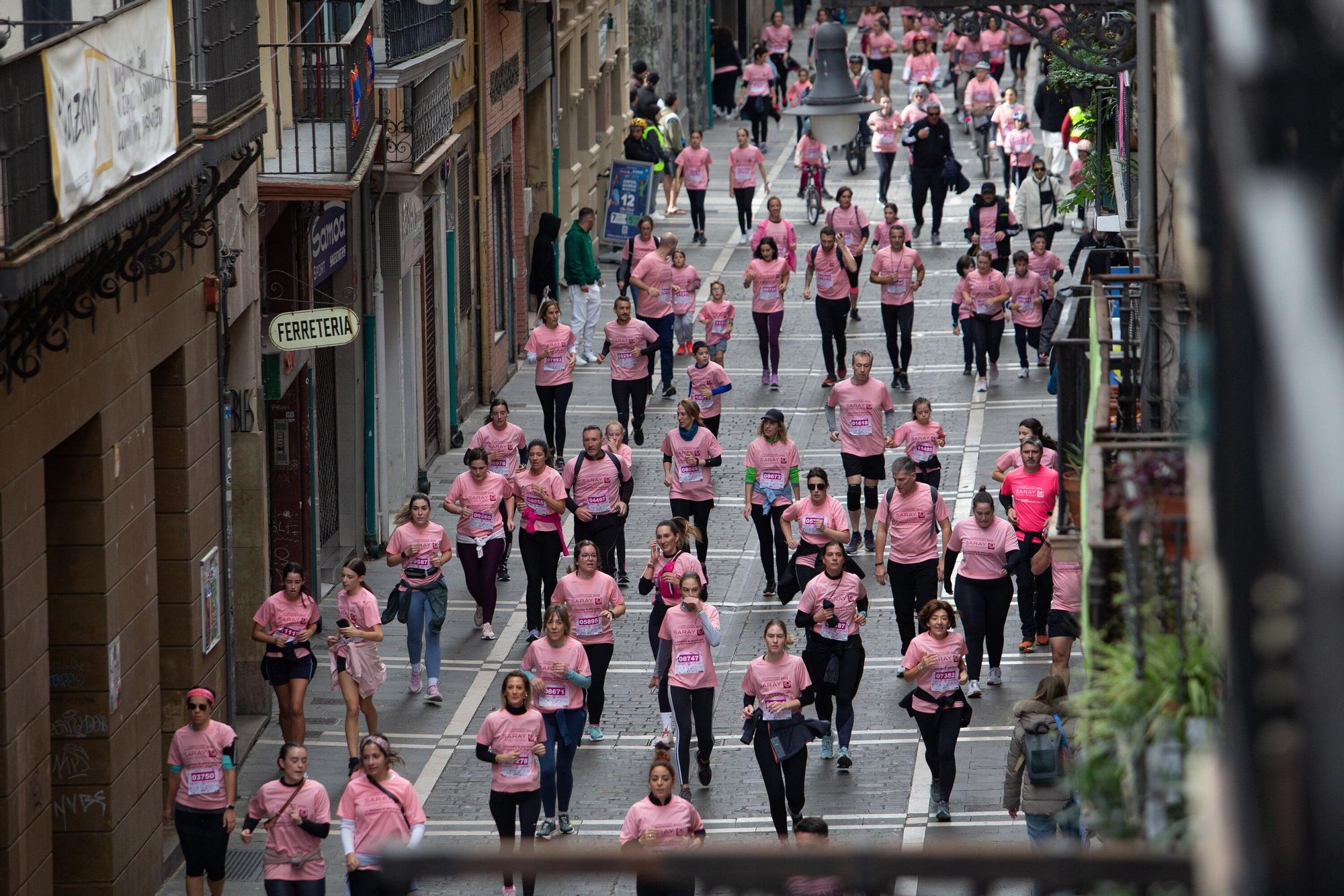 Fotos de la Carrera contra el Cáncer de Mama de Saray en Pamplona 2025
