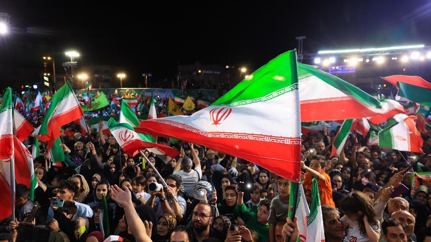 Irán anuncia que el viernes empezará a negociar en Suiza los detalles del acuerdo de paz con EEUU