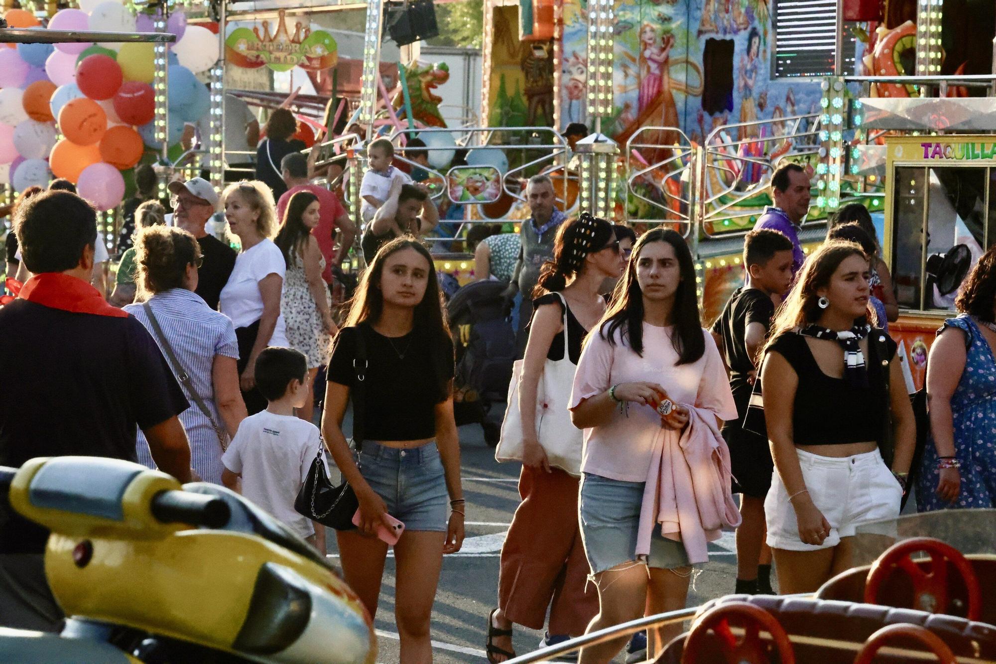 En imágenes: Las barracas llenan de luz y de color La Blanca