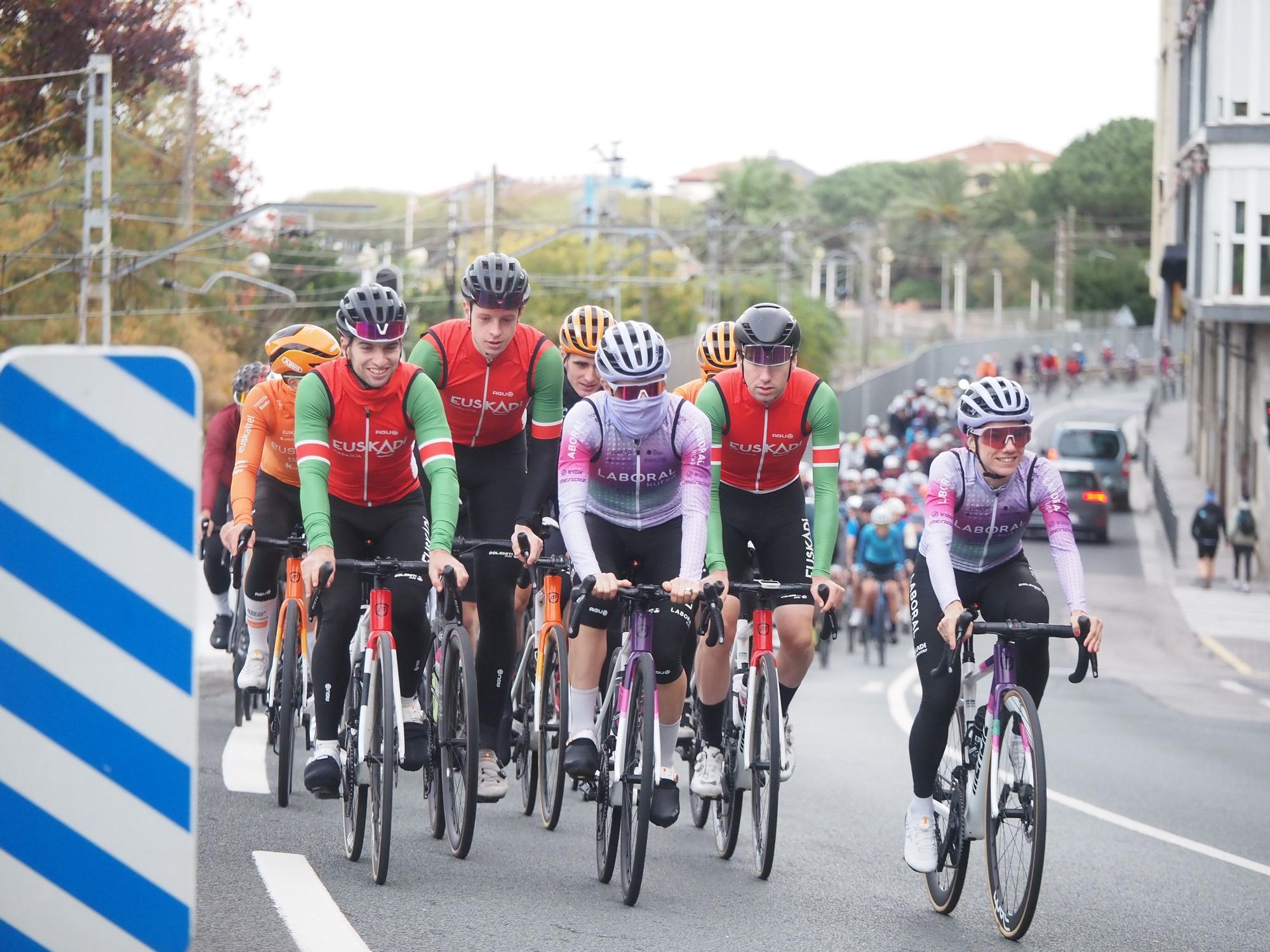Fiesta ciclista en Deba