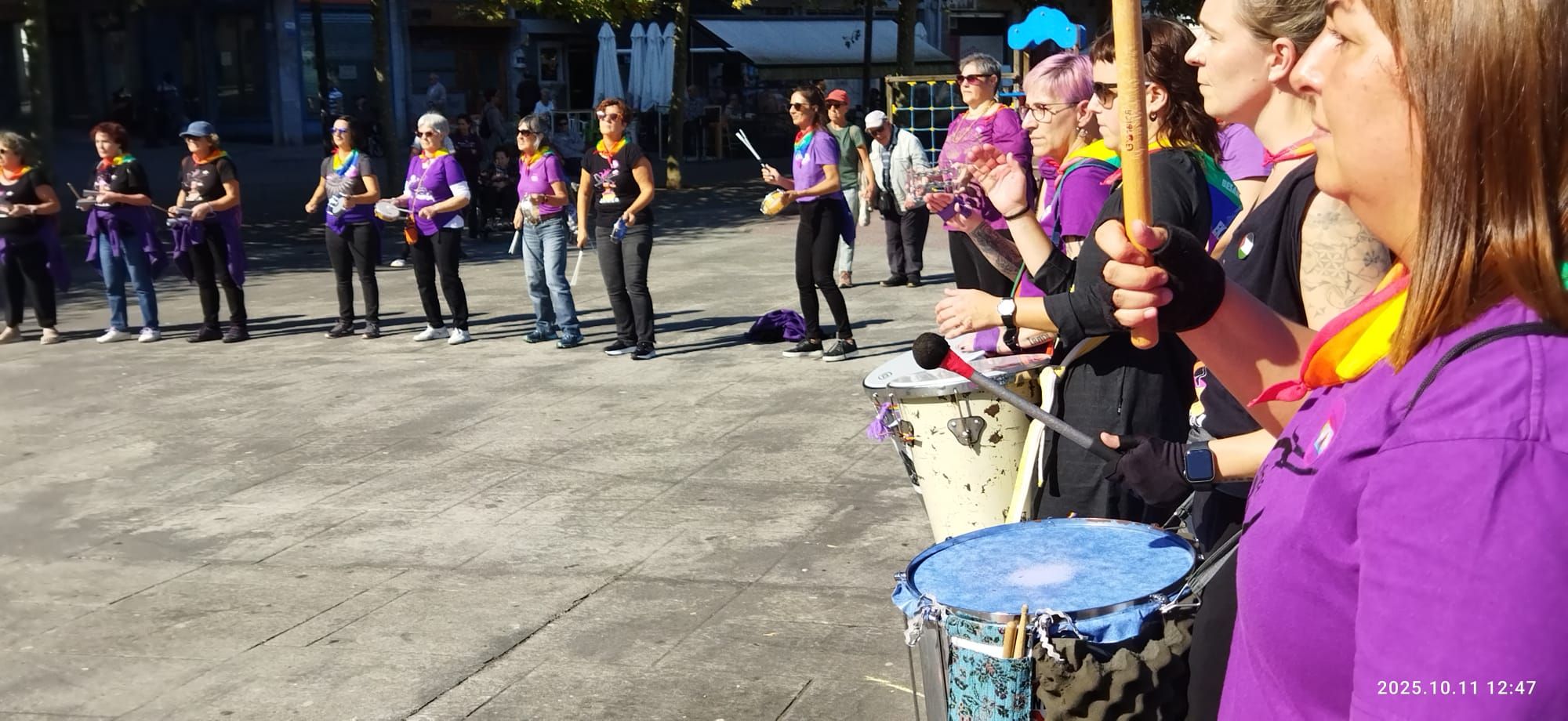 En imágenes: Ondarroa celebra el Día del Abrazo a la Diversidad