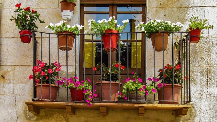 Adiós a las repisas sucias: el método para dejar ventanas y balcones limpios en pocos minutos