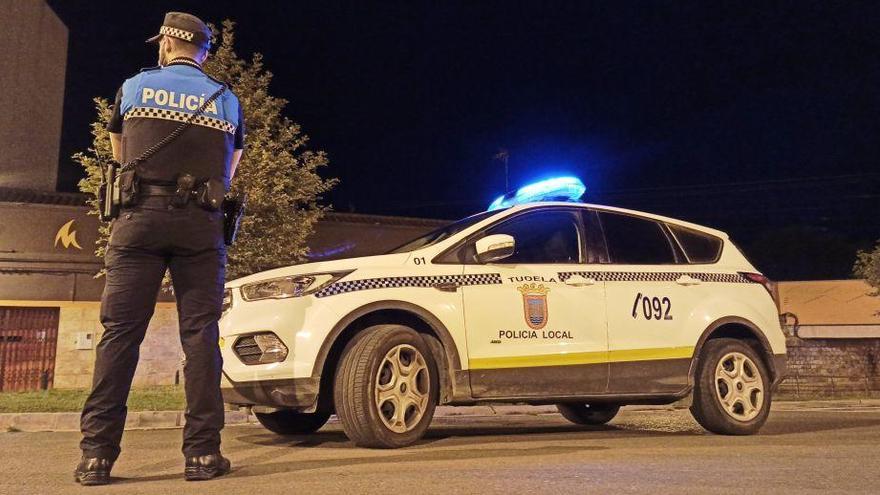 Rescatado en Tudela un niño de 2 años que se quedó encerrado en un vehículo