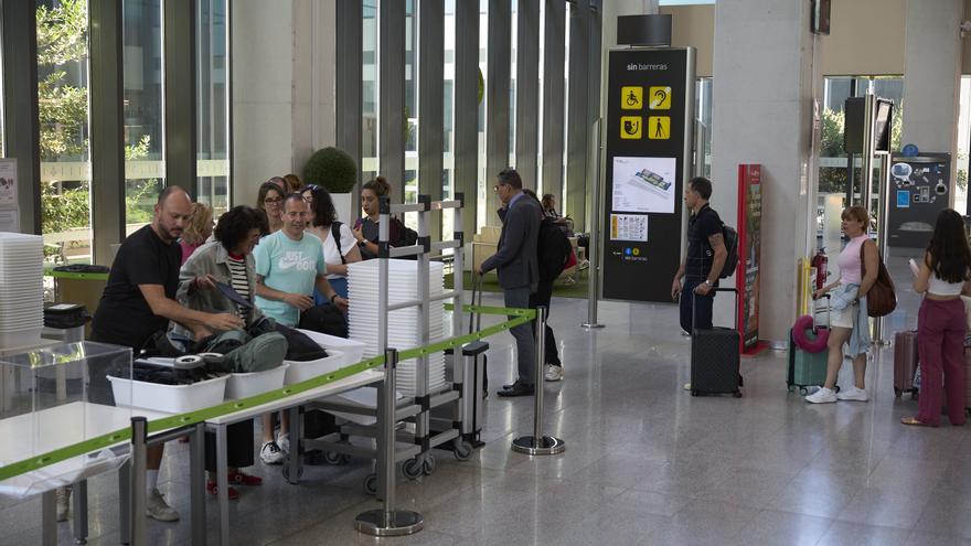 28,7 millones para el aeropuerto de Noáin en 2027-2031… y 25 céntimos más en cada billete