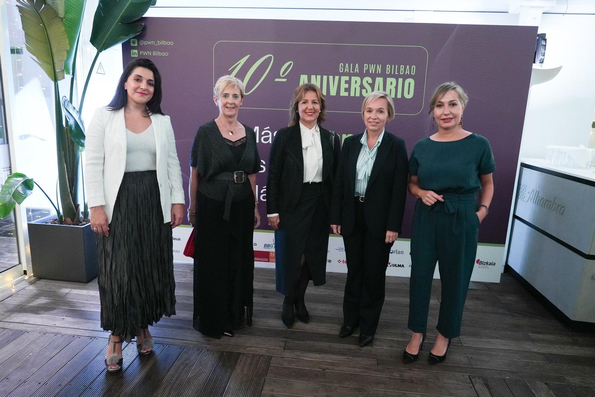 Ana Palacios, Arantxa Tapia, Tamara Yagüe, la diputada foral Ainara Basurko y Amelia Sancho de la Garza, directora Comercial y de Publicidad de DEIA.