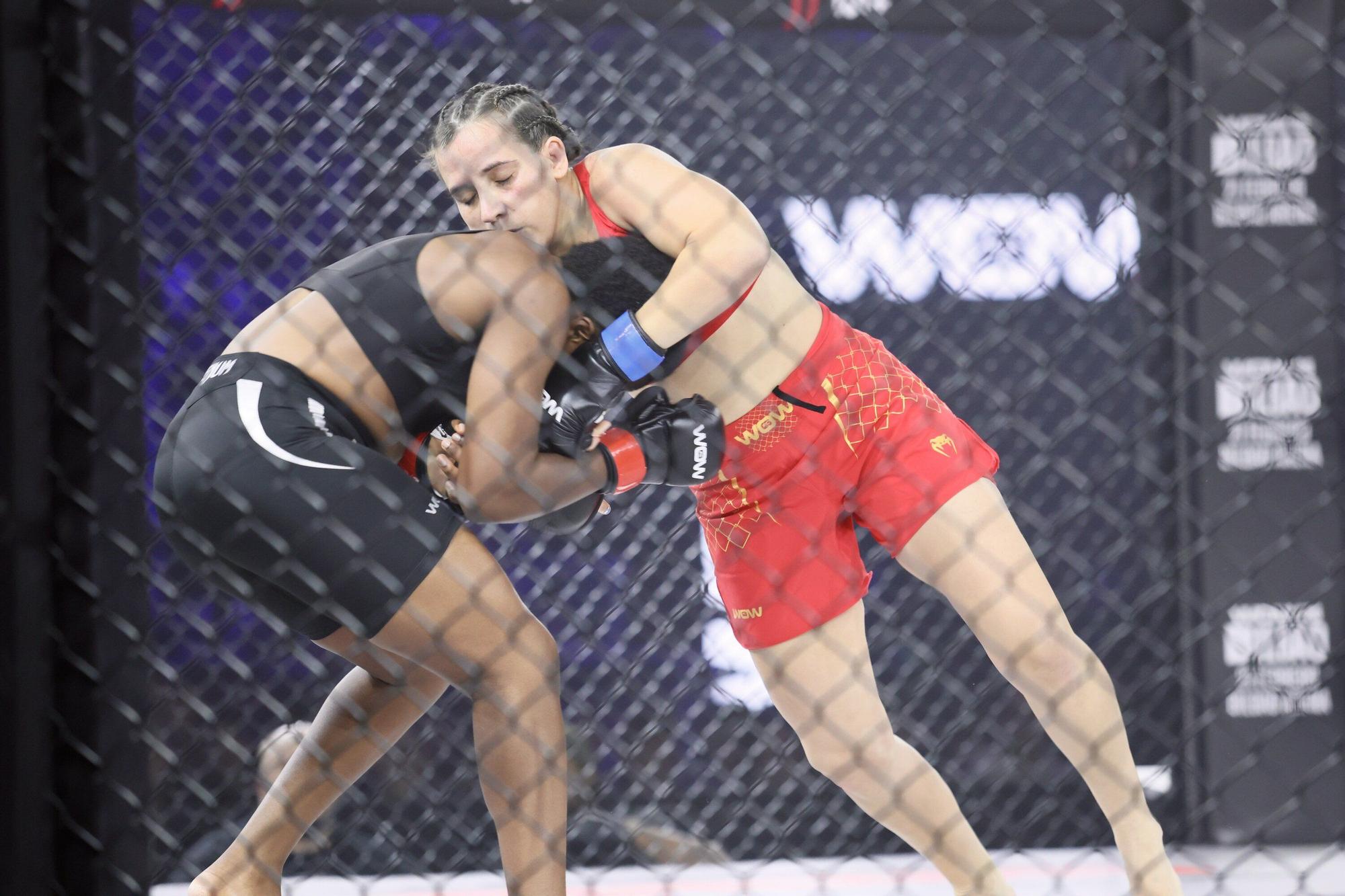 En imágenes: El Buesa se rinde al MMA con Topuria como estrella