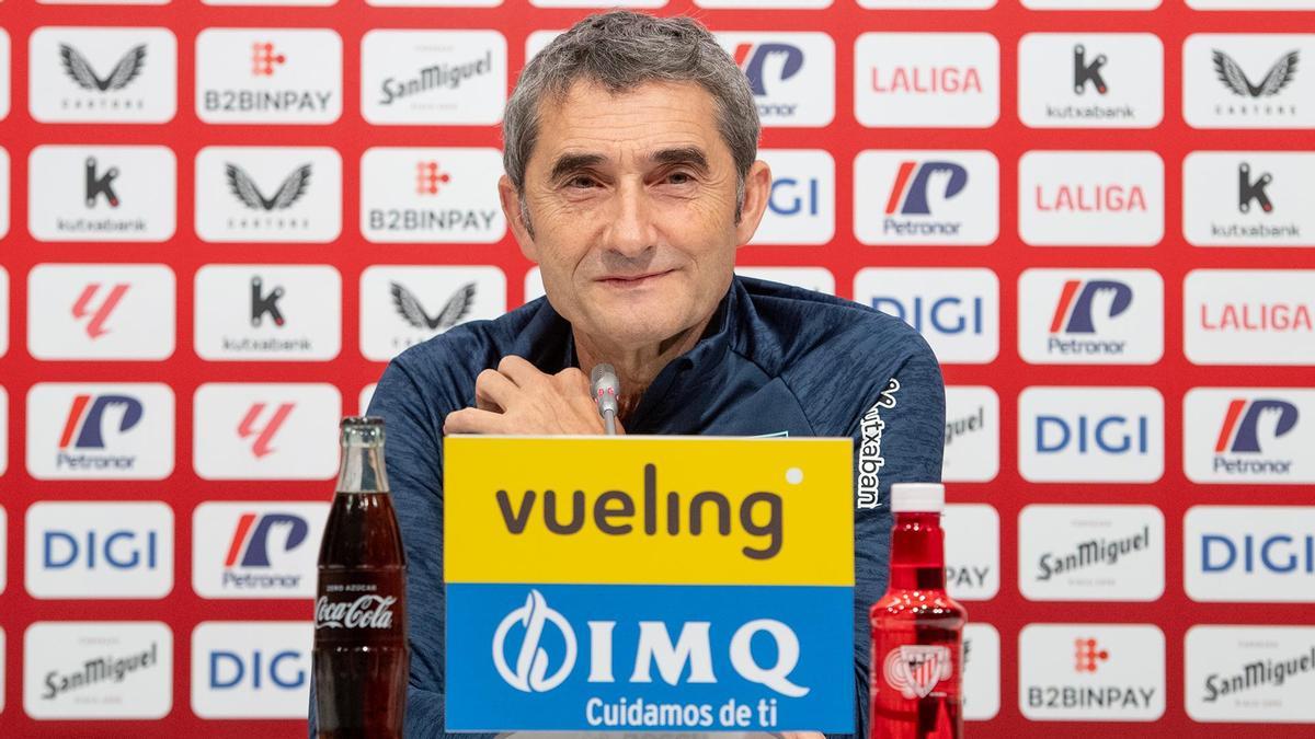 Ernesto Valverde, sonriente en la rueda de prensa previa al partido ante el Real Madrid.