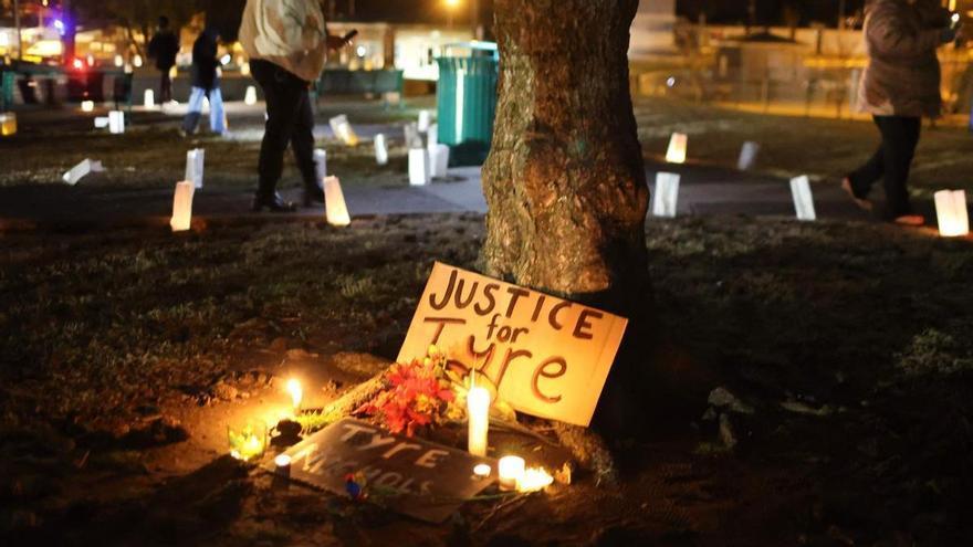 Procesados por asesinato cinco policías que mataron a golpes a un joven negro en Memphis