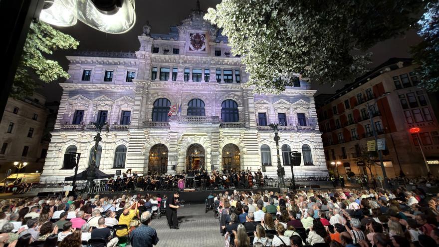 La música sinfónica se une al aniverario del Palacio Foral