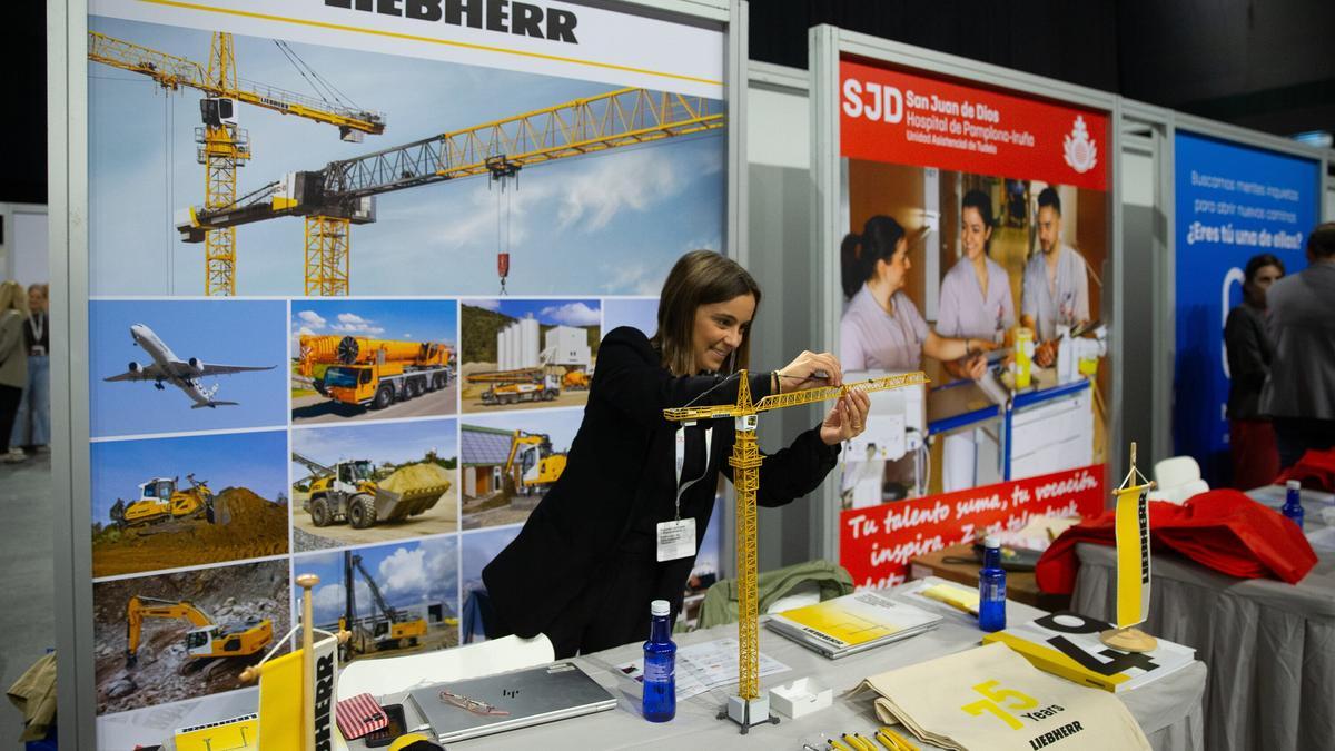 Stand con material de la empresa Liebherr.