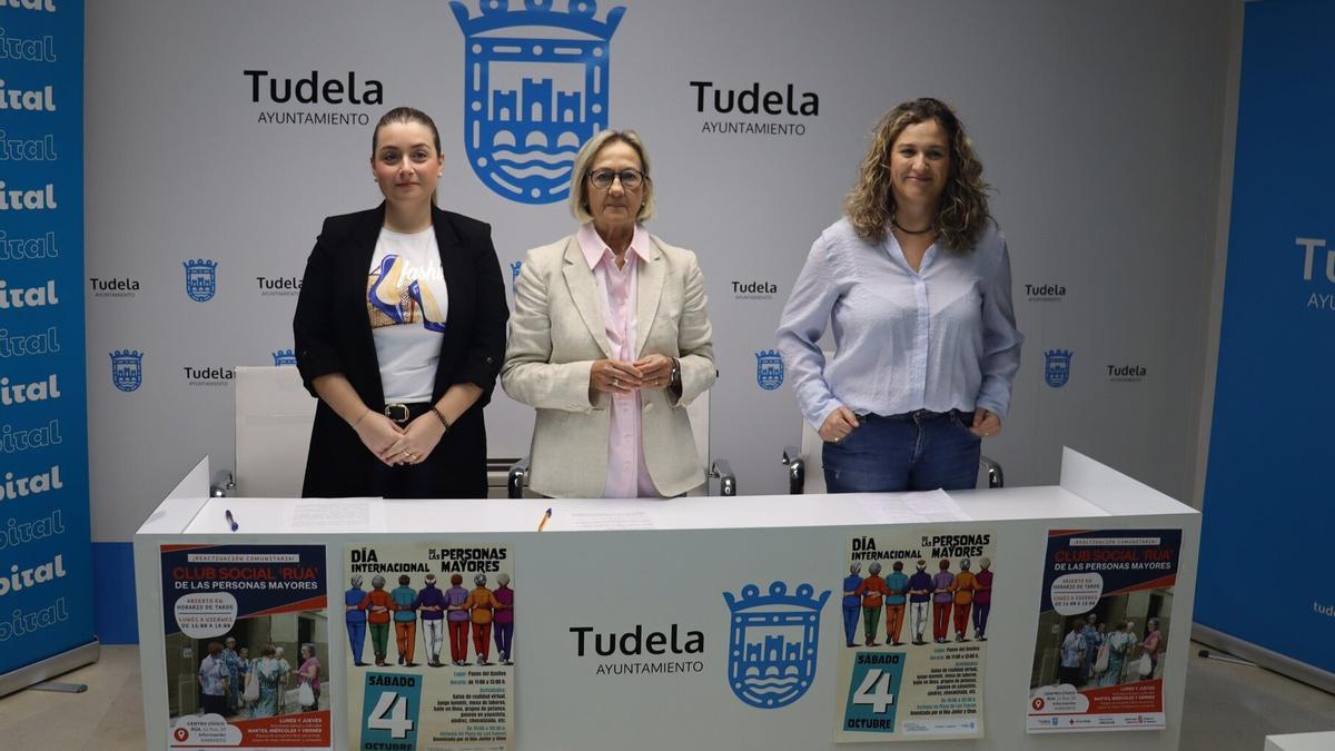 Presentación del Club Social Rúa, Laura Casanova, Anichu Agüera y Esther Jiménez.