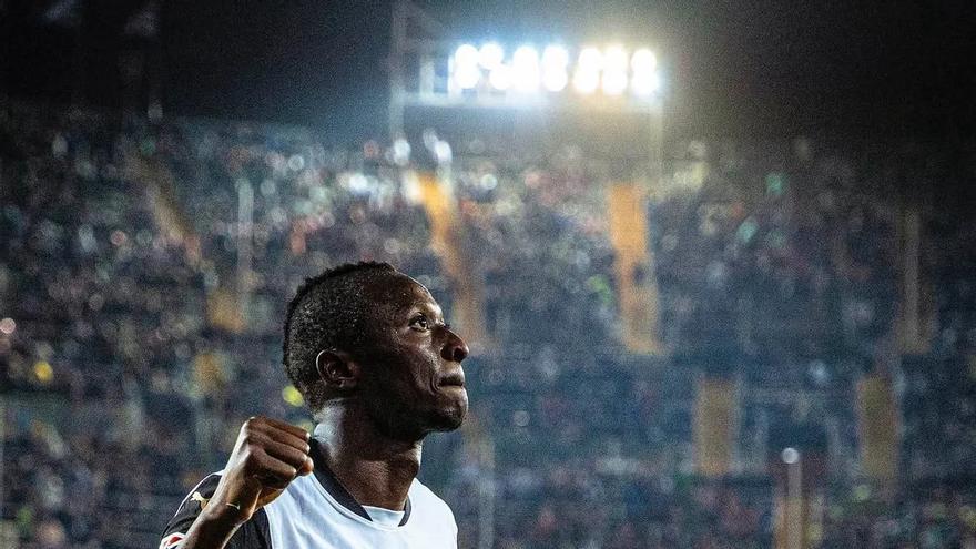 Umar Sadiq, el principal salvador del Valencia