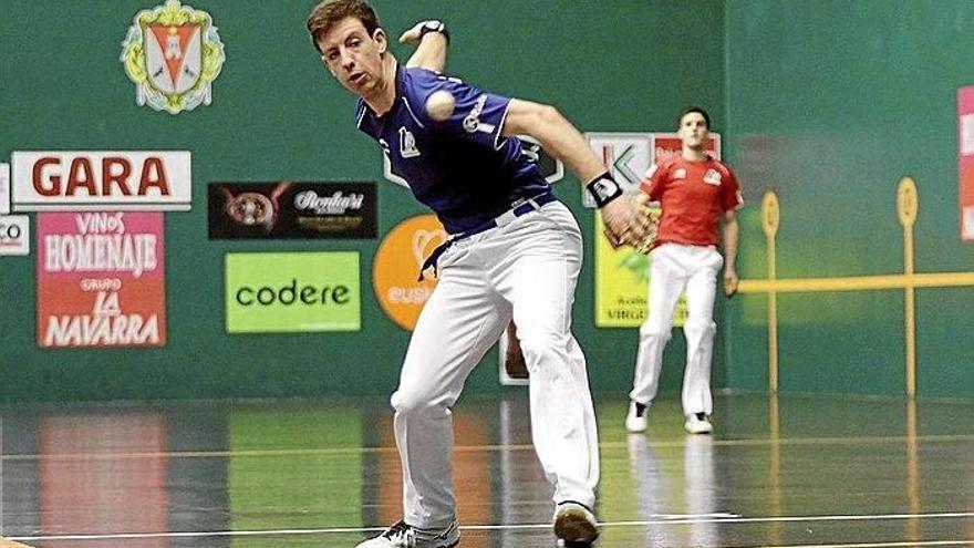 Beñat Garmendia, durante el partido disputado ayer en Beasain.