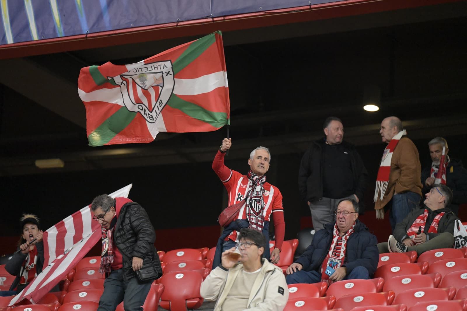 En imágenes: ¿Has asistido al Athletic-PSG en San Mamés? Búscate