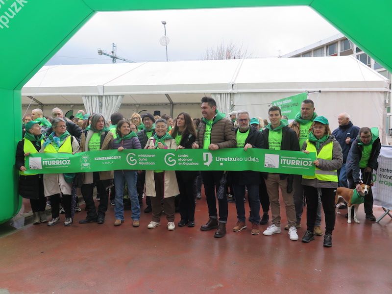 La marcha contra el cáncer de Urretxu y Zumarraga, en imágenes