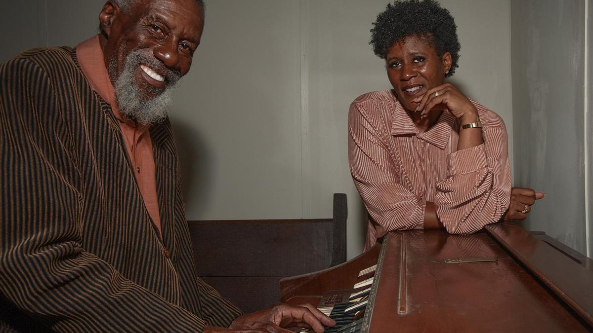 Robert Finley yChristy Johnson Robert Finley yChristy Johnson