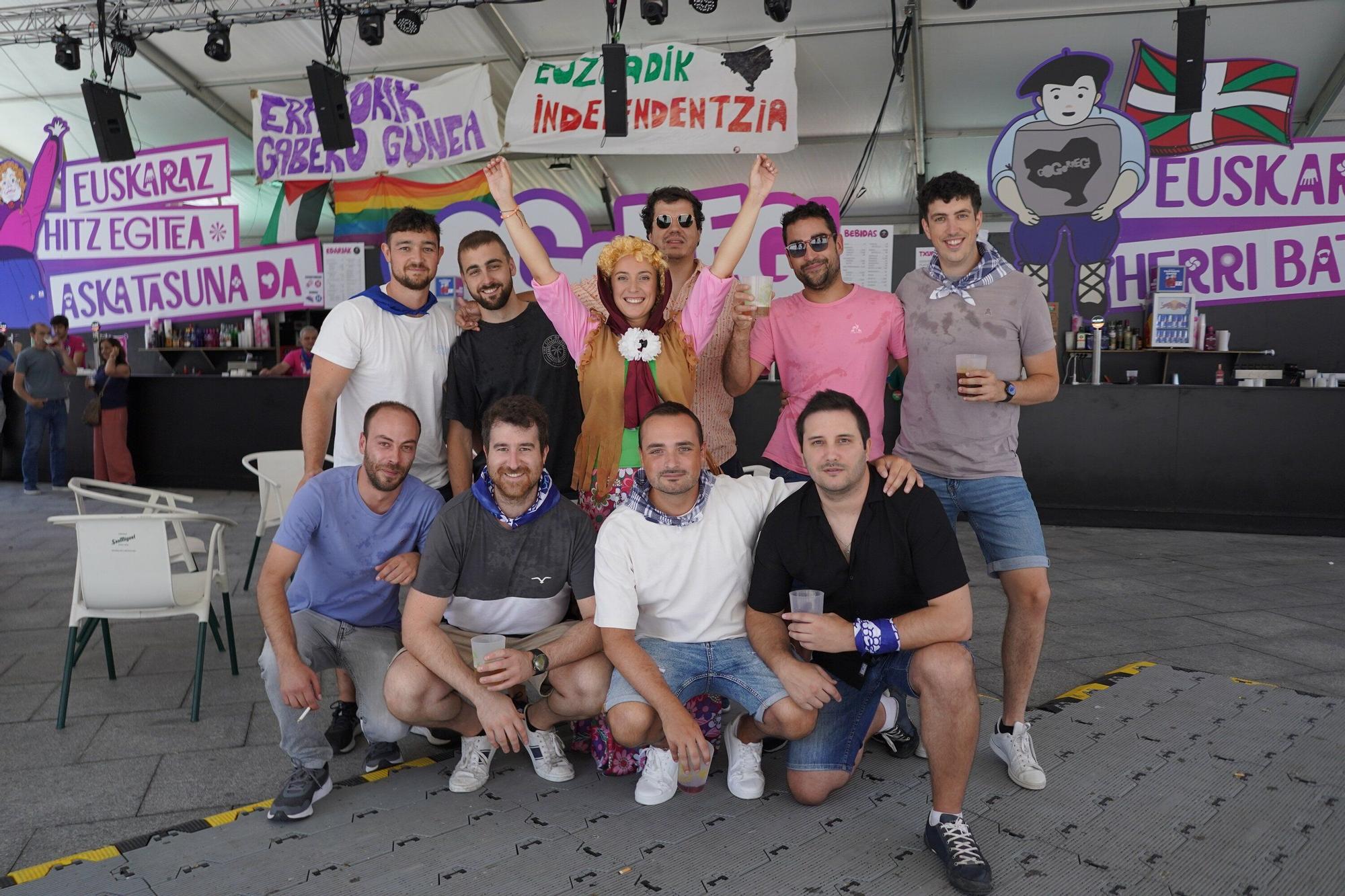 Leire Amezaga con Jon Díaz, Galder Zabala, Artizen Marina, Ander Ruiz, Borja González, Borja Martínez, Iker García y Dani Antuñano.