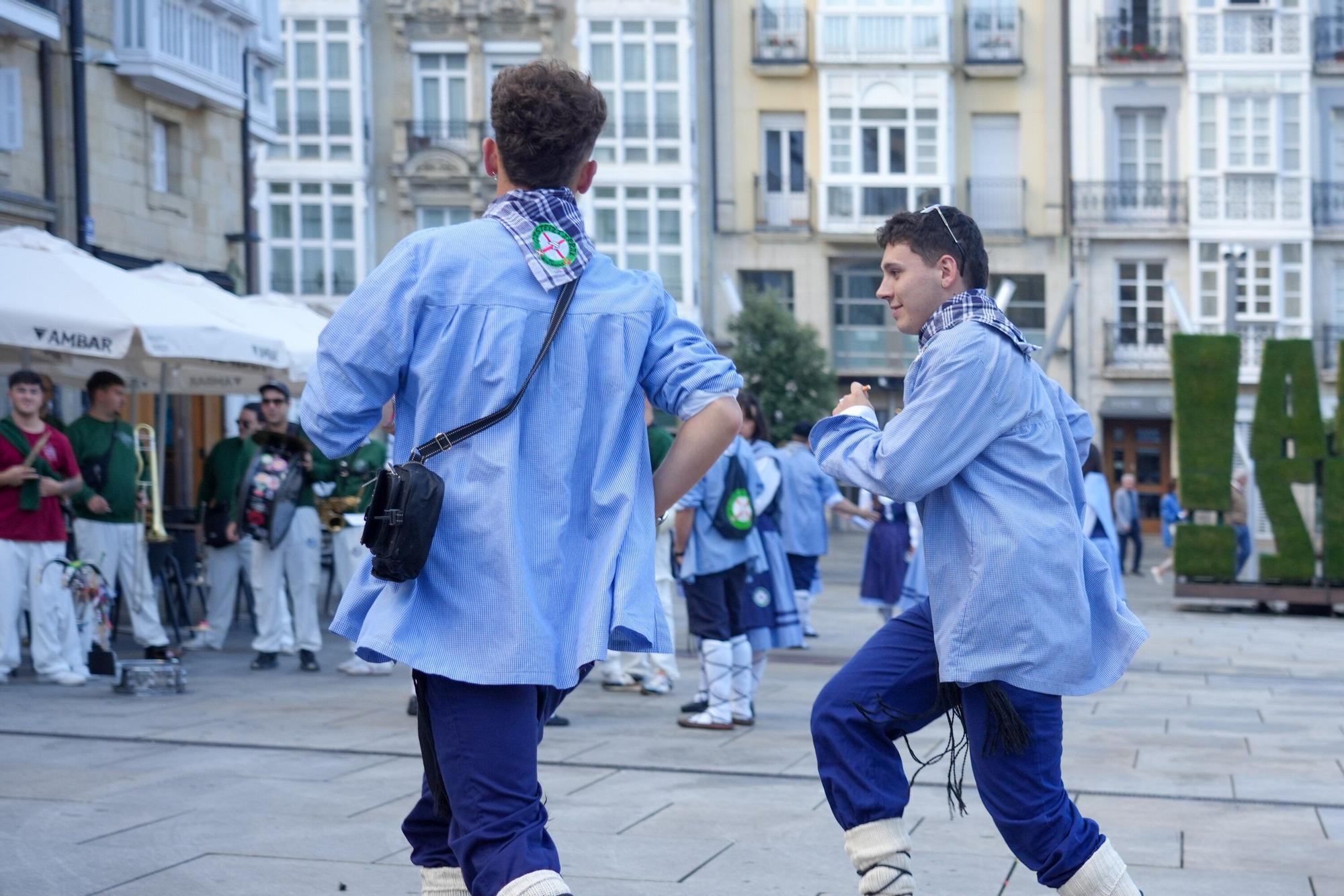 En imágenes: Las dianas llaman a la fiesta en el día de Santiago