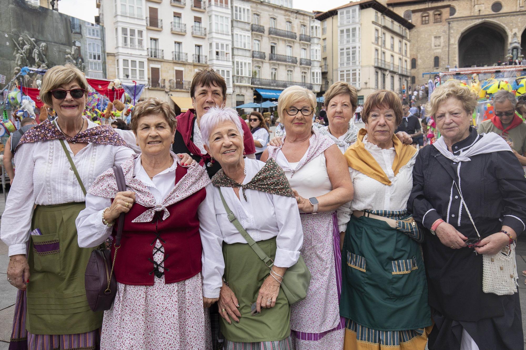 En imágenes: La fiesta continúa en las calles de Gasteiz este 6 de agosto