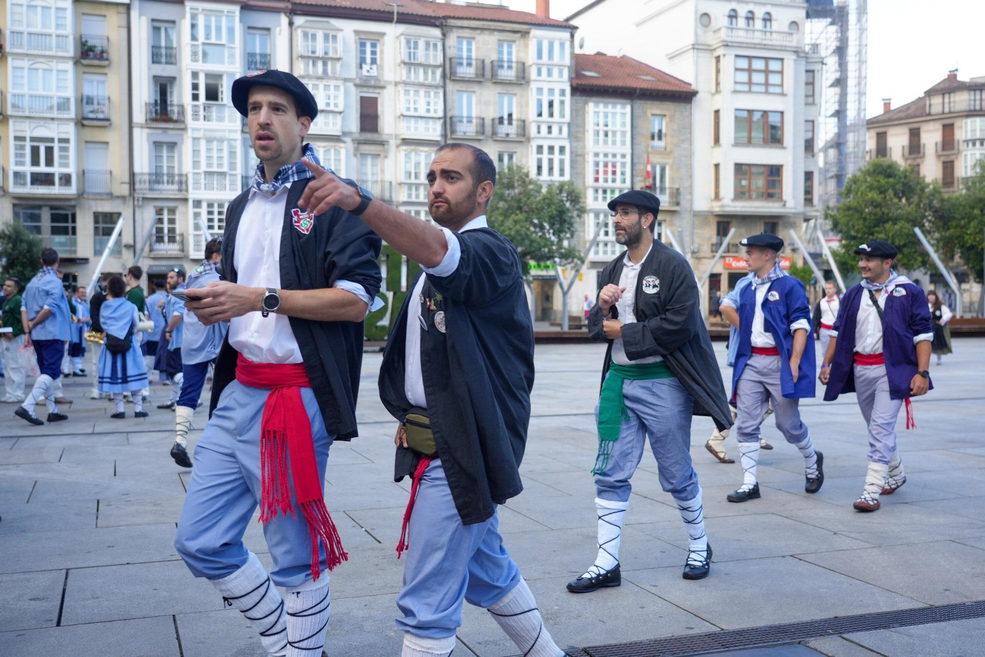 En imágenes: Las dianas llaman a la fiesta en el día de Santiago