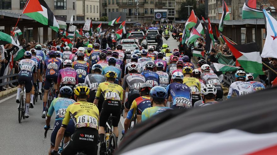 Las protestas contra el genocidio en Gaza obligan a finalizar la etapa de la Vuelta a 8 kilómetros de meta