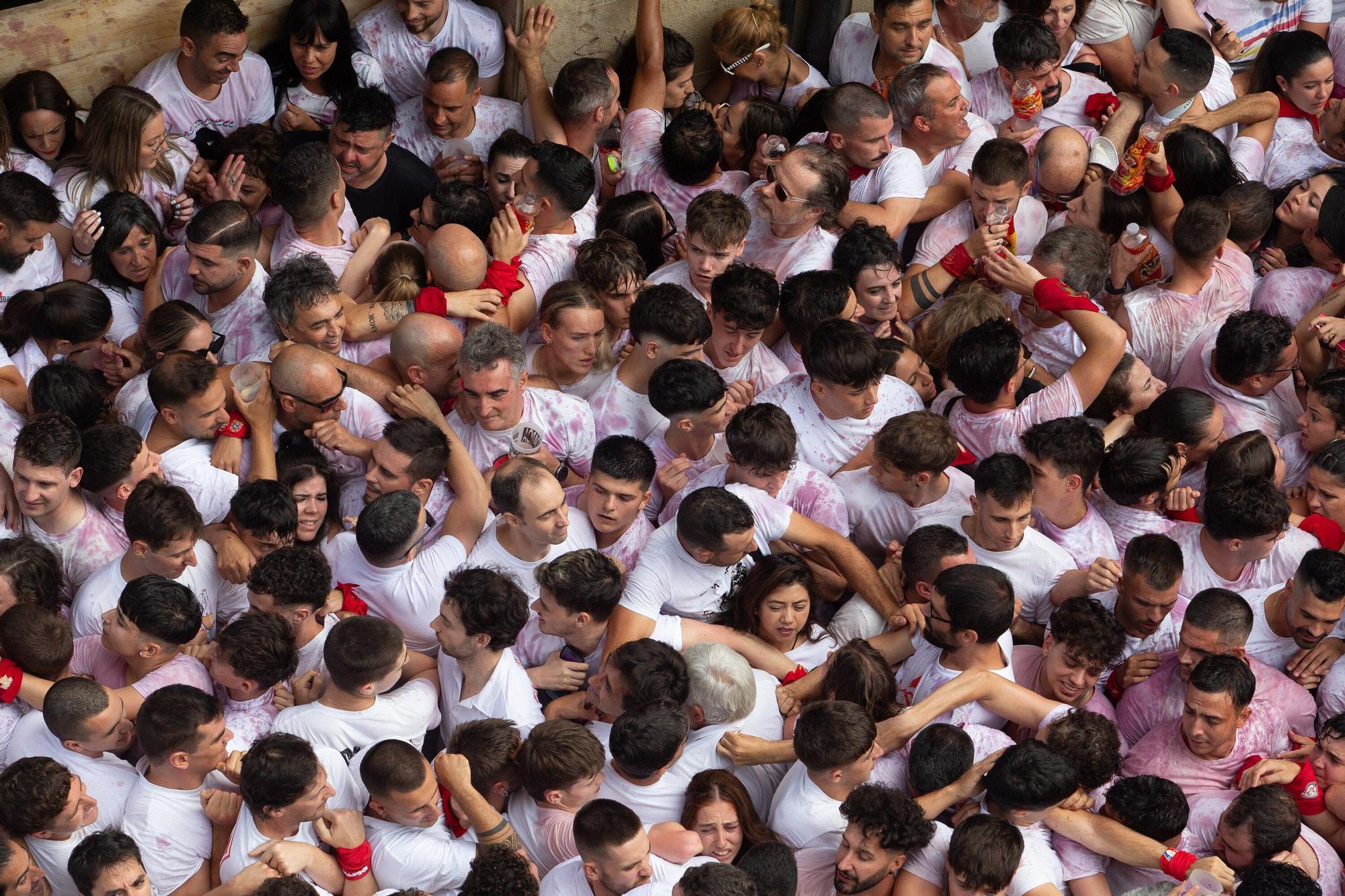 Fotos del  Chupinazo de San Fermín 2025 en Pamplona: ¡La fiesta más internacional se enciende con un grito solidario por Palestina!