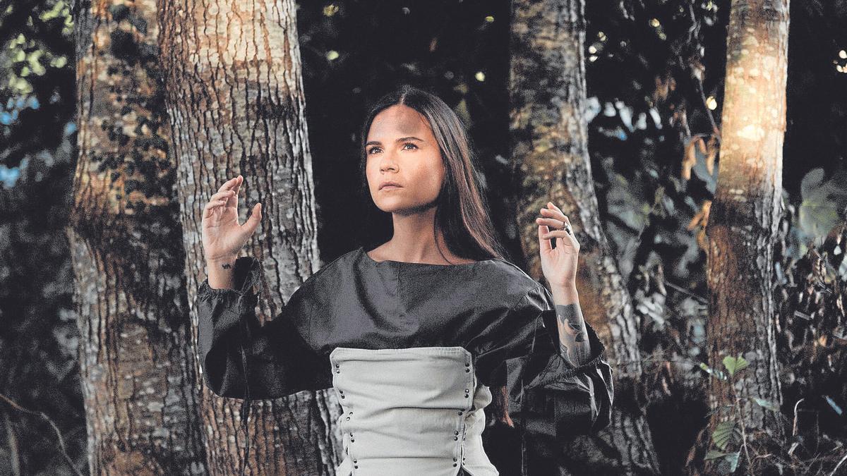 Sara Zozaya musikariak ‘Attä’ EPa plazaratu du.