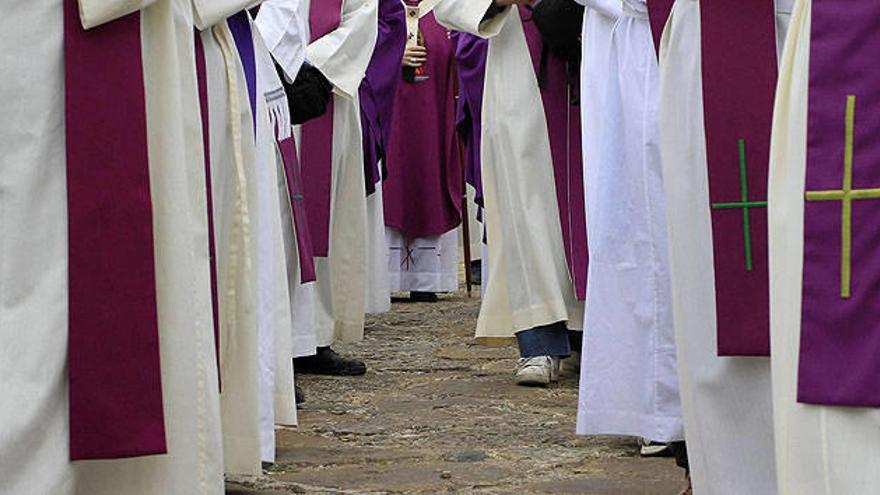 El Arzobispado Granada no cesa en su empeño y ahora publica &quot;Cásate y da la vida por ella&quot;