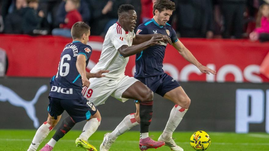 El regreso de Dani Vivian, la novedad en la convocatoria del Athletic ante el Elche