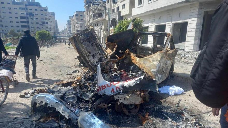 La Media Luna Roja Palestina denuncia una muerte y tres personas heridas tras un ataque israelí sobre su sede en Jan Yunis