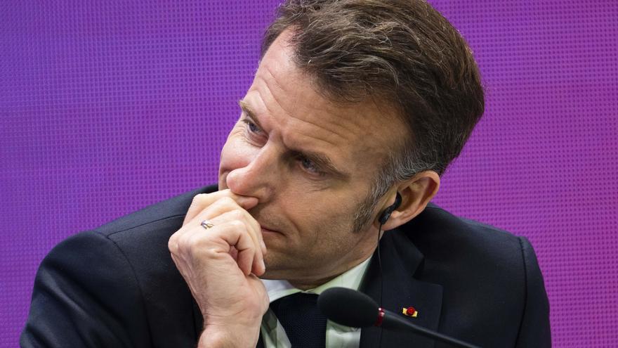 Macron interrumpe enfadado la cumbre francoafricana para exigir silencio al público: "Es una total falta de respeto"