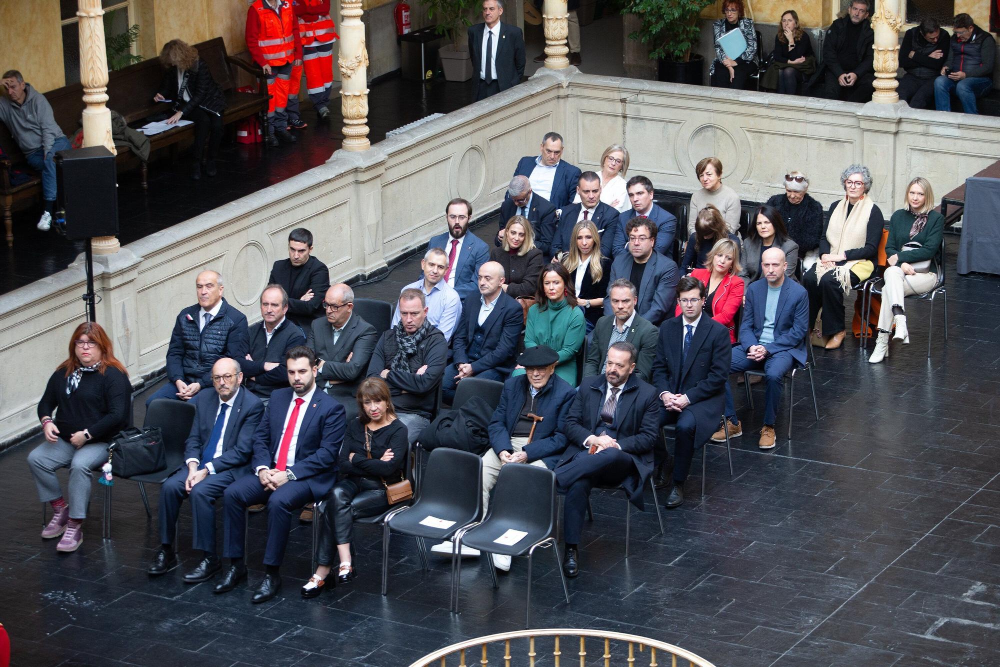 Fotos de la entrega de la Medalla de Oro de Navarra a Manuel Torres a título póstumo