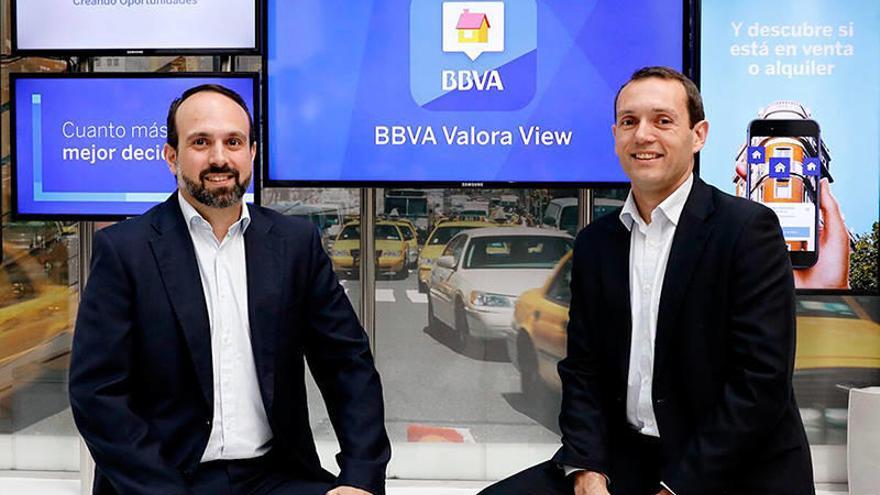 Manuel Moure, director de Productos Digitales de BBVA España, y Raúl Pérez, director adjunto de Transformación Digital de BBVA España.