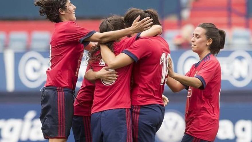 Las jugadoras de Osasuna femenino celebrando un gol.