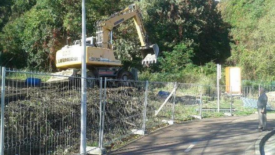 Las máquinas entran en Arrobitxulo  para ejecutar el parque de ocio previsto
