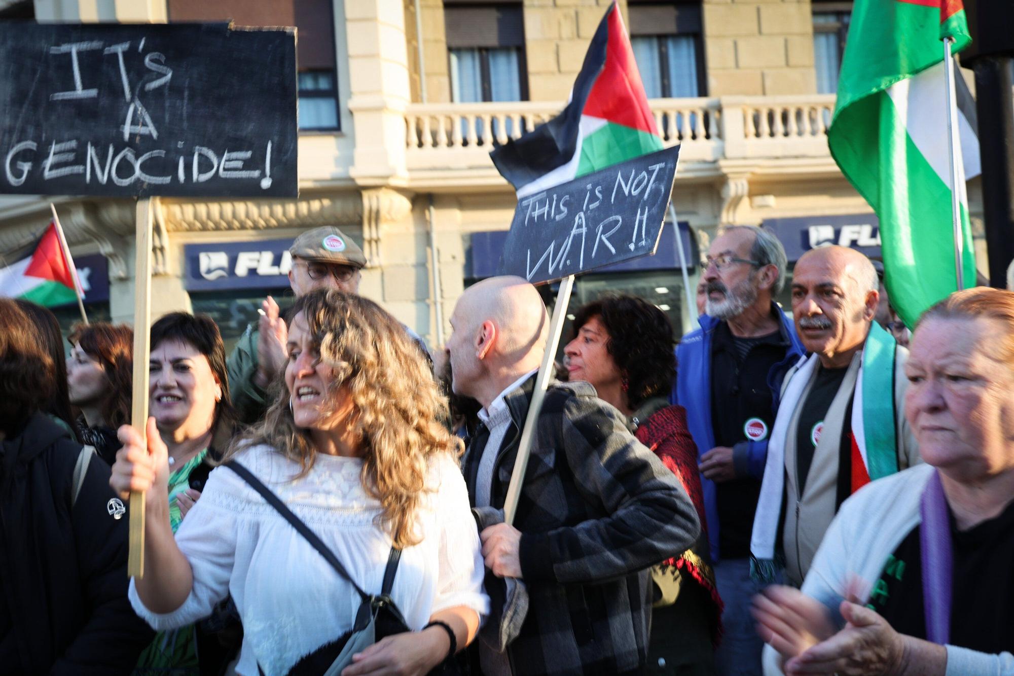 La voz de Hind Rajab | Fotos de la marcha en apoyo a Palestina en Donostia - San Sebastián