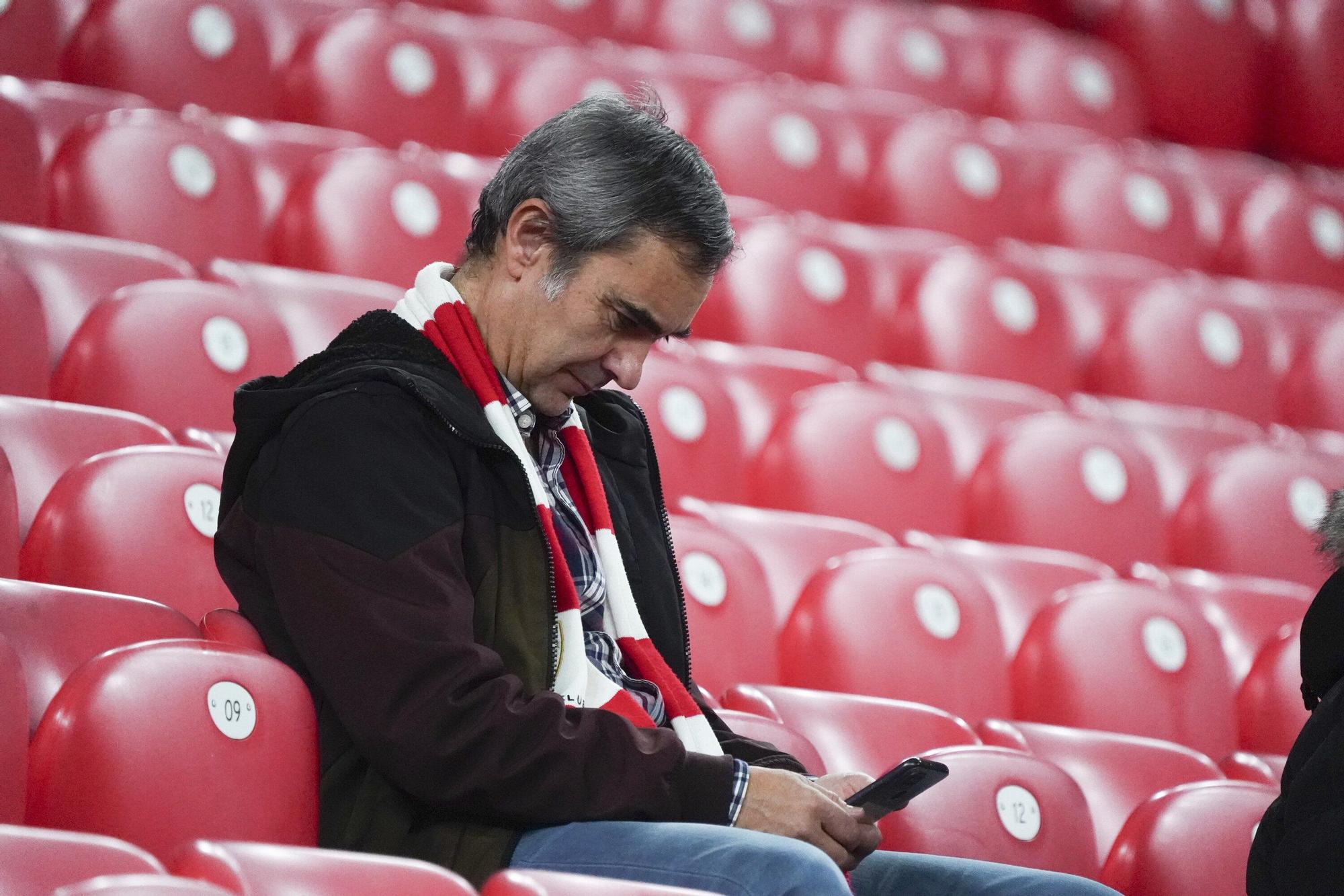 ¿Has estado en San Mamés viendo el Athletic-Atlético? Búscate en nuestra galería