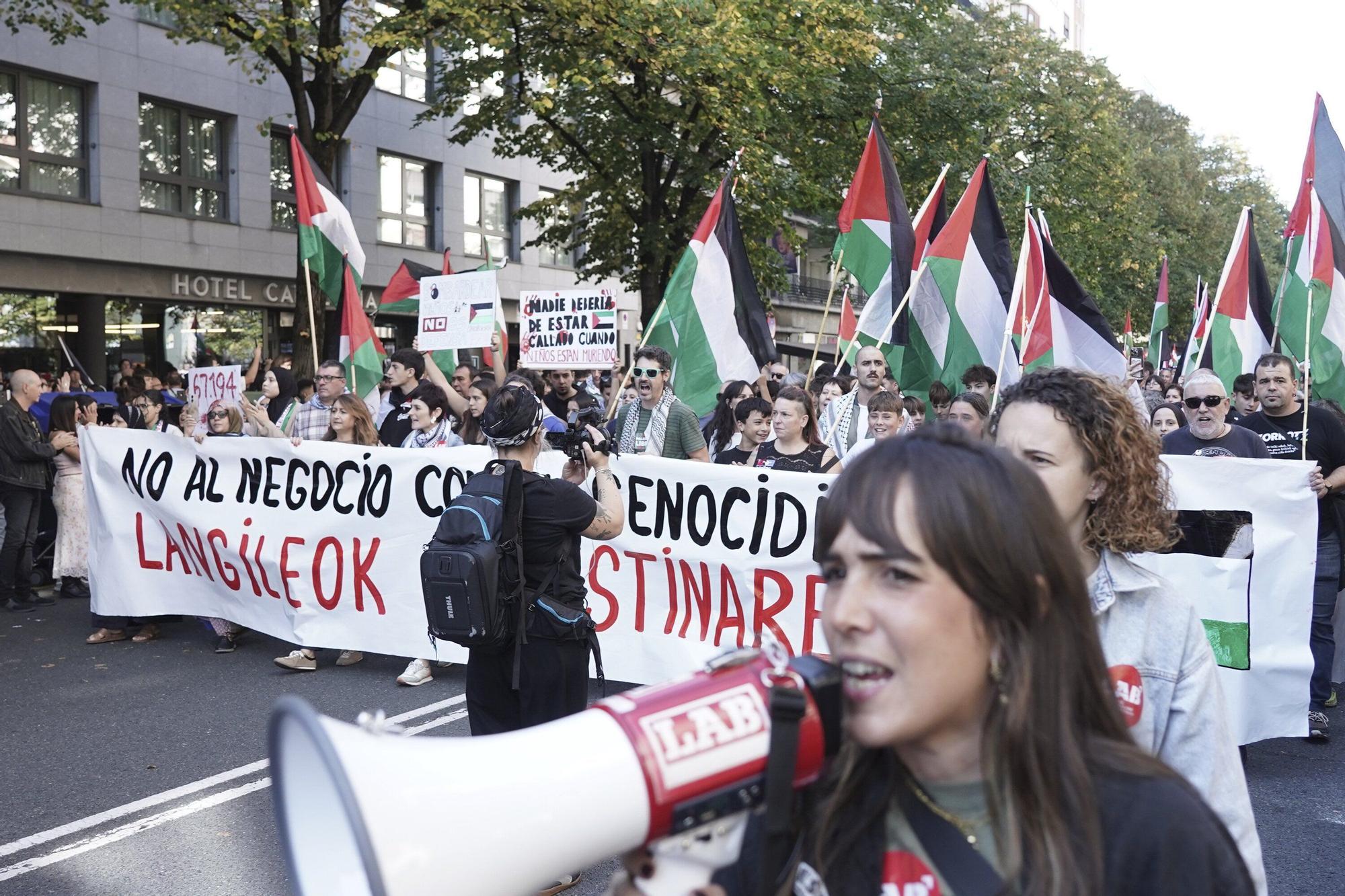 Miles de personas se manifiestan en Bilbao en apoyo al pueblo palestino