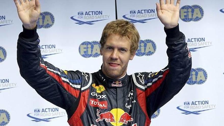 Vettel firma la &#039;pole&#039; por delante de Hamilton