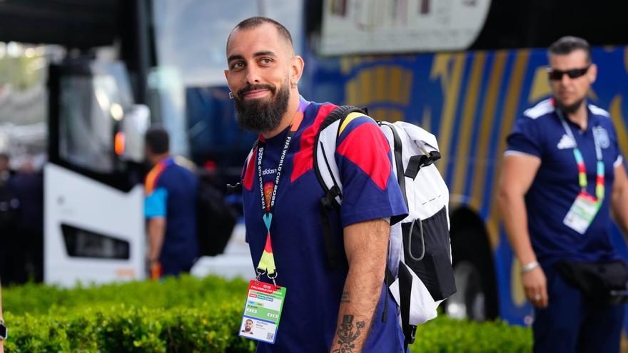 La seguridad del Mundial no reconoce a Borja Iglesias y le impide entrar: “¿Eres jugador?”