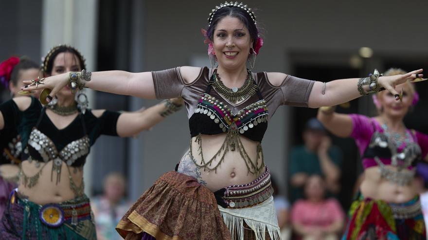 Fotos de la celebración del Día de la Diversidad Cultural en Burlada