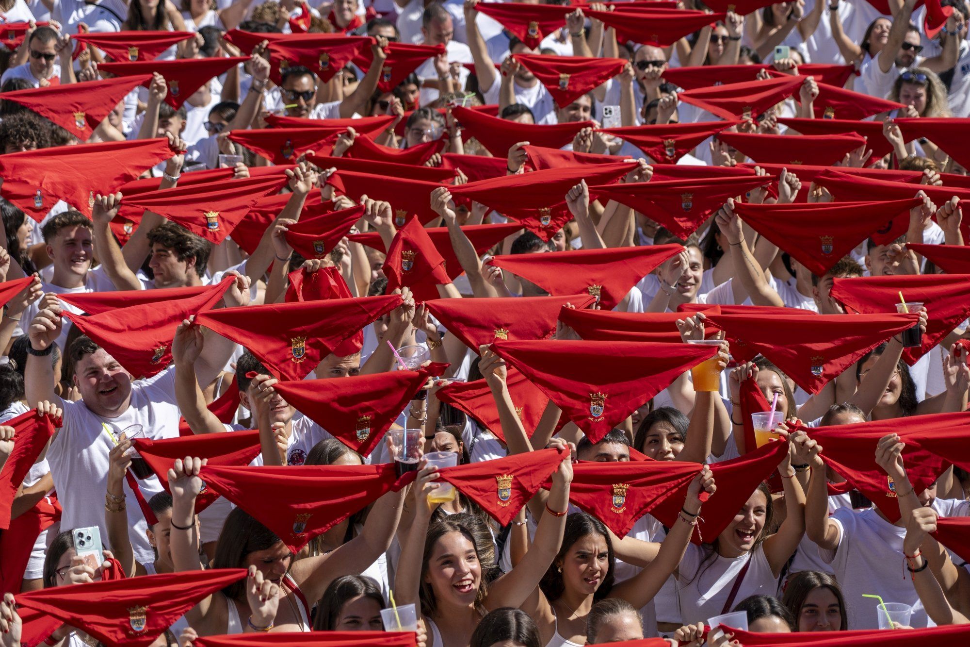 Fotos del cohete de fiestas de Milagro 2025