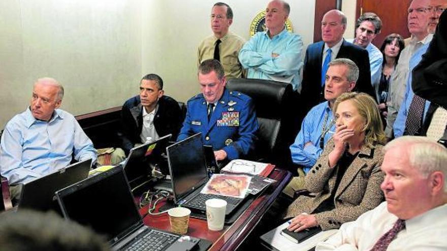 Joe Biden, Barack Obama y Hillary Clinton siguen la captura y ejecución de Bin Laden.