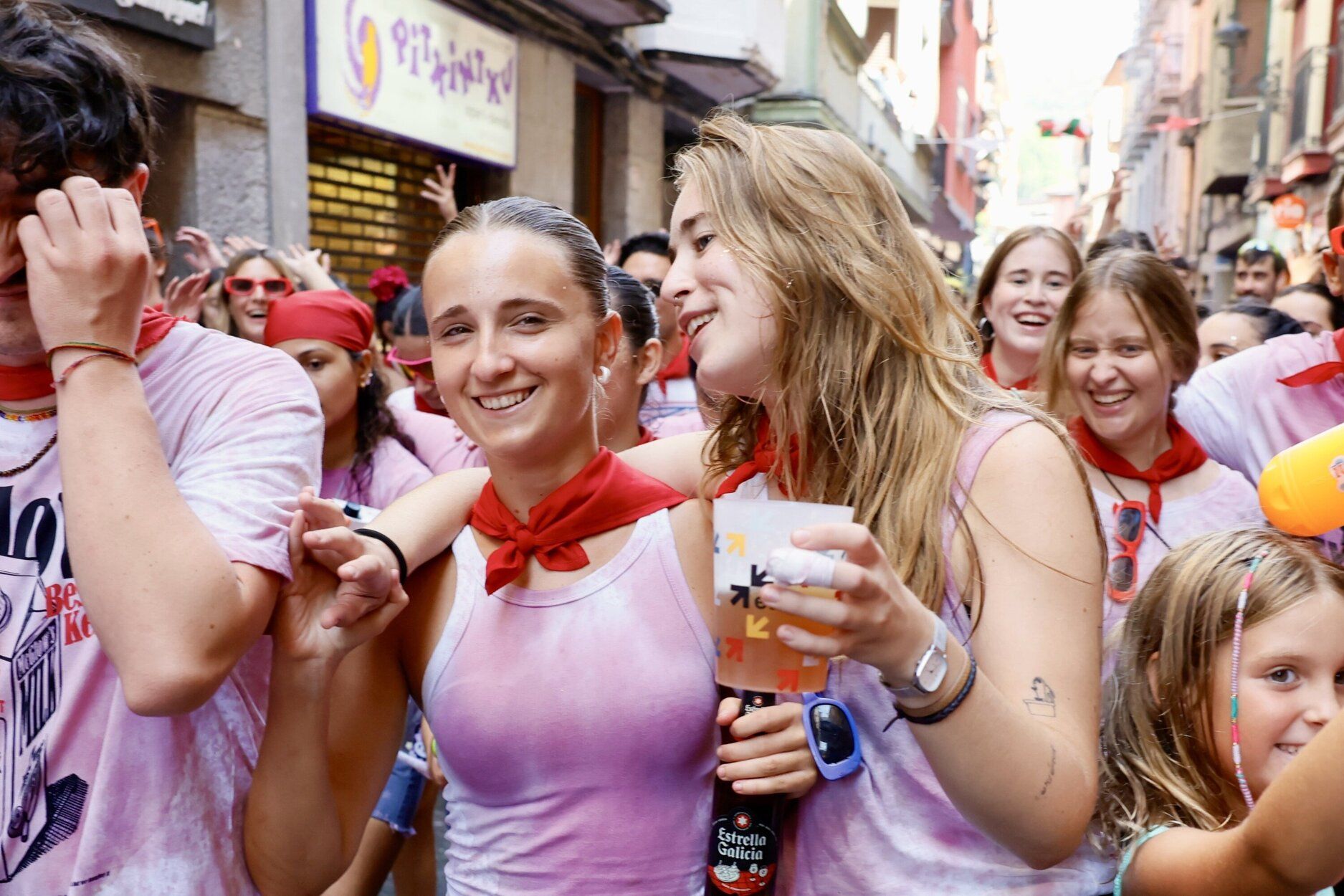 Fiesta de vino tinto en Elgoibar con el Txiki Eguna