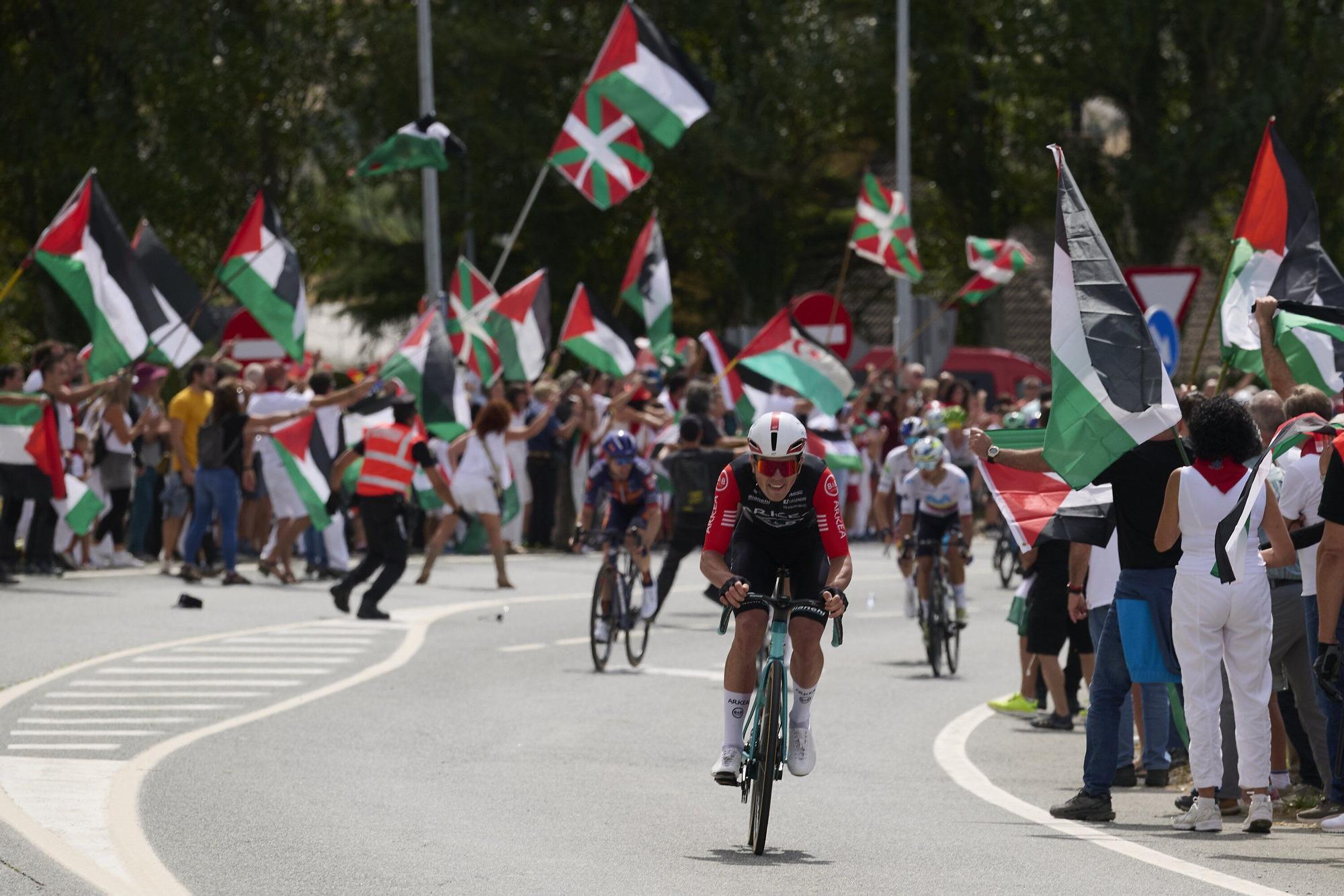 Fotos de la etapa navarra de La Vuelta 25 entre Sendaviva y Larra - Belagua