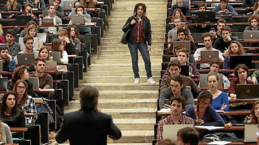 El enfrentamietno entre Pierre Mazard y Neïla.