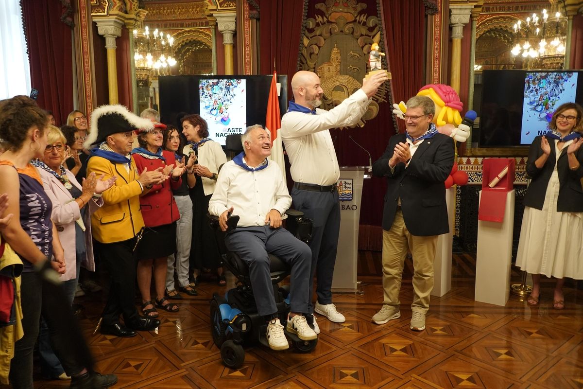 Recepción a la sociedad bilbaina en el Ayuntamiento de Bilbao