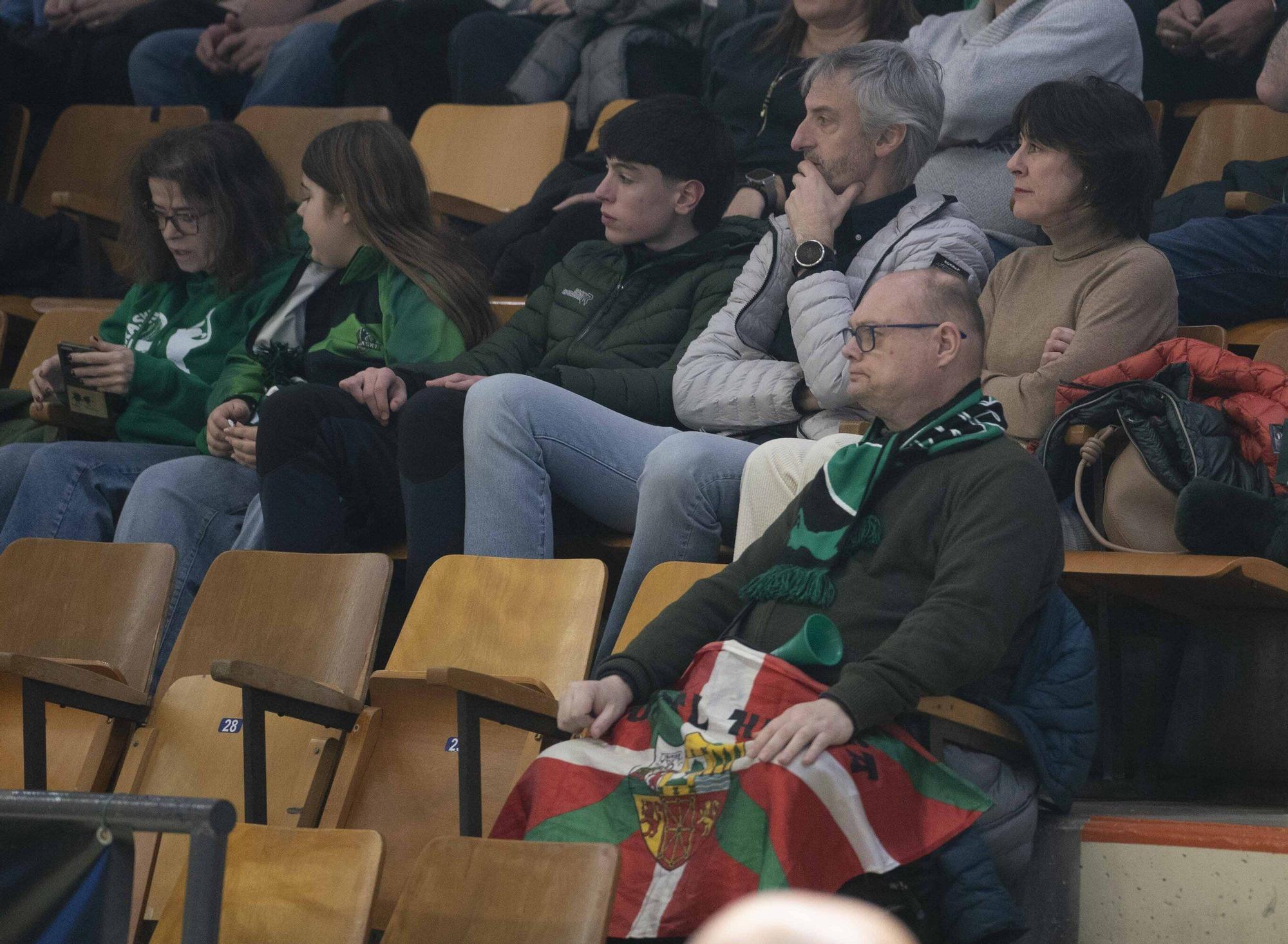 En imágenes: Derrota del Kutxabank Araski ante el Estepona