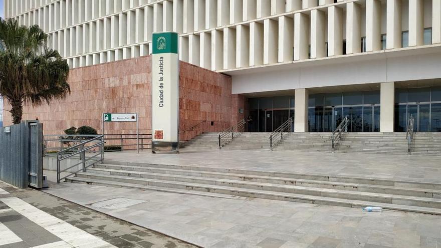 Ocho condenados, tres de ellos guardias civiles, por meter droga desde Marruecos